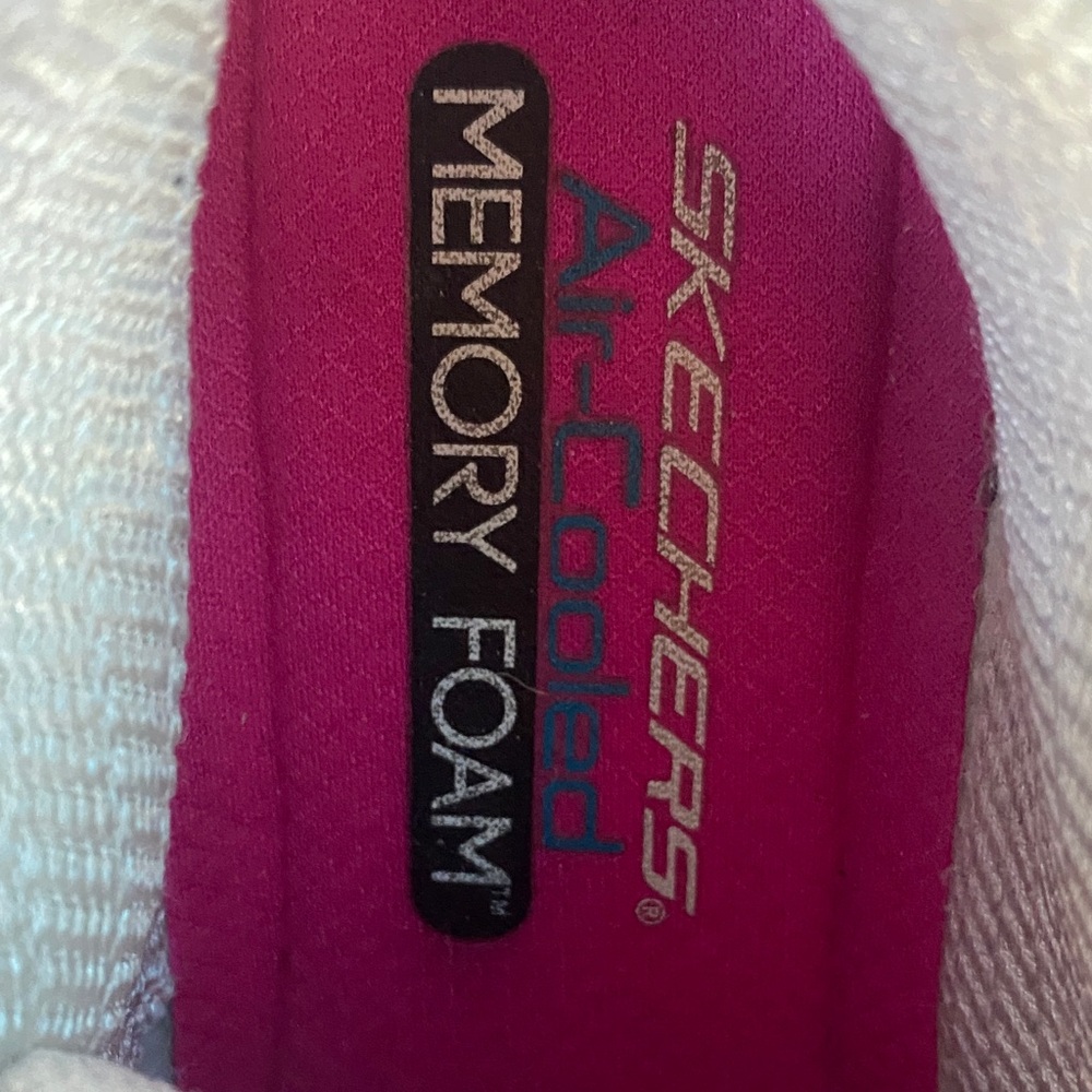 Skechers D'Lites Women's Black White & Pink Memory Foam Sneakers - Picture 2 of 8